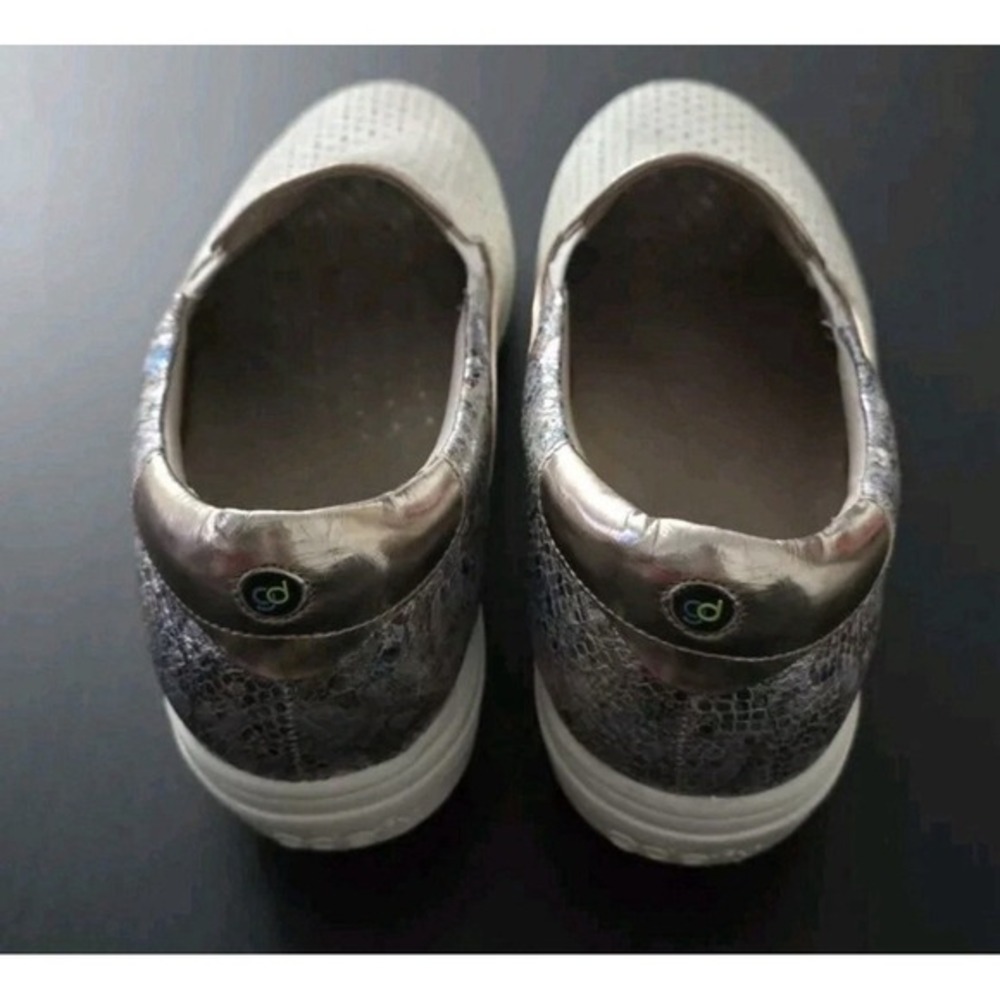 Gravity‎ Defyer Clara Womens Size 8 M Flats White Leather Perforated Comfort - Picture 8 of 11